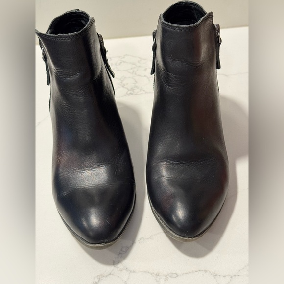 Frye - Judith Zip Bootie - Black Leather - Picture 8 of 13